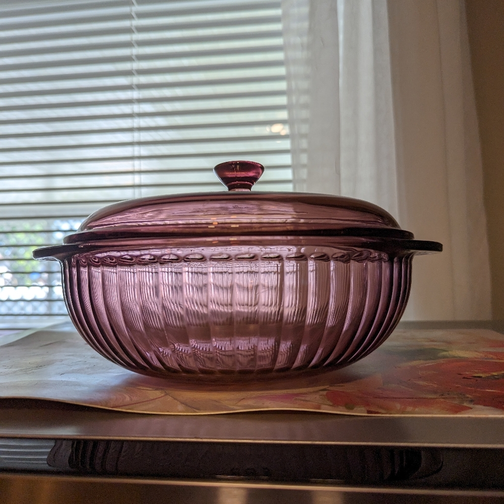 Vintage Pyrex Casserole Dish - Picture 2 of 5